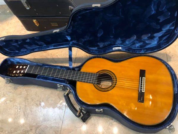 Guitar Classic Yamaha C400