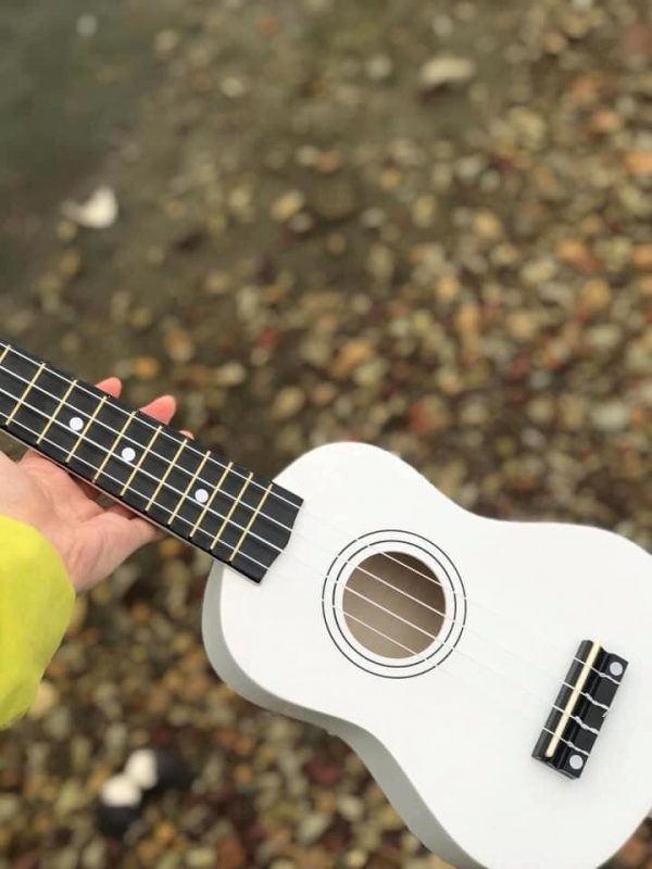 Ukulele Soprano Trắng