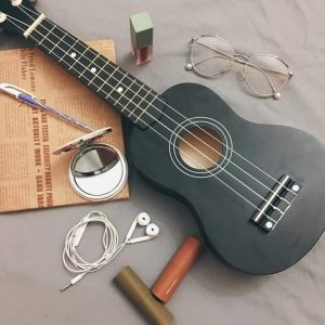 Ukulele Soprano đen