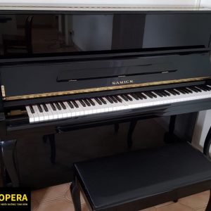 Piano Samick