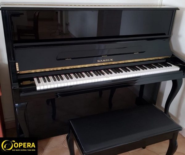 Piano Samick