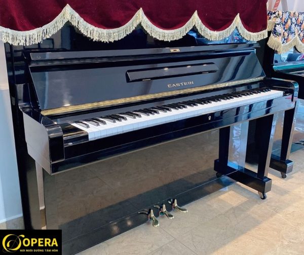 Piano Eastin