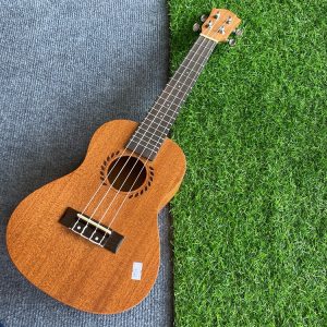 Ukulele Concert màu gỗ