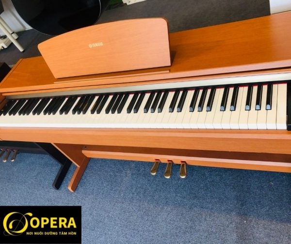 Piano Yamaha YDP123C