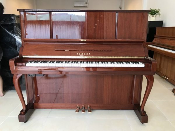 Piano Yamaha W106