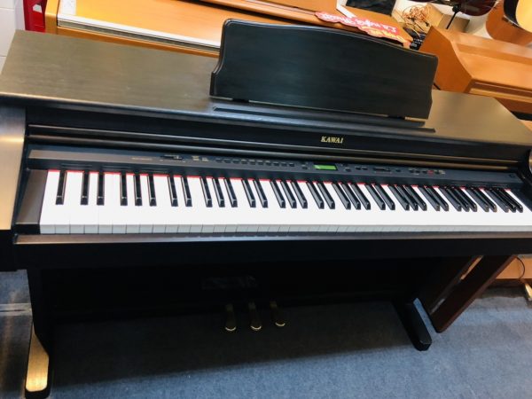 Piano Kawai PW770