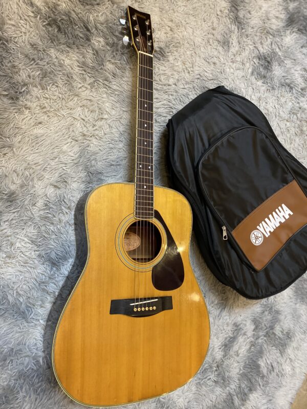 YAMAHA FG201
