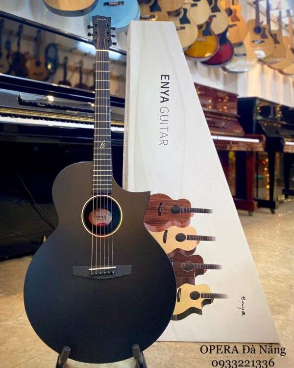 Guitar Enya Nova G
