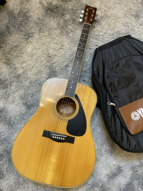 YAMAHA FG 200B